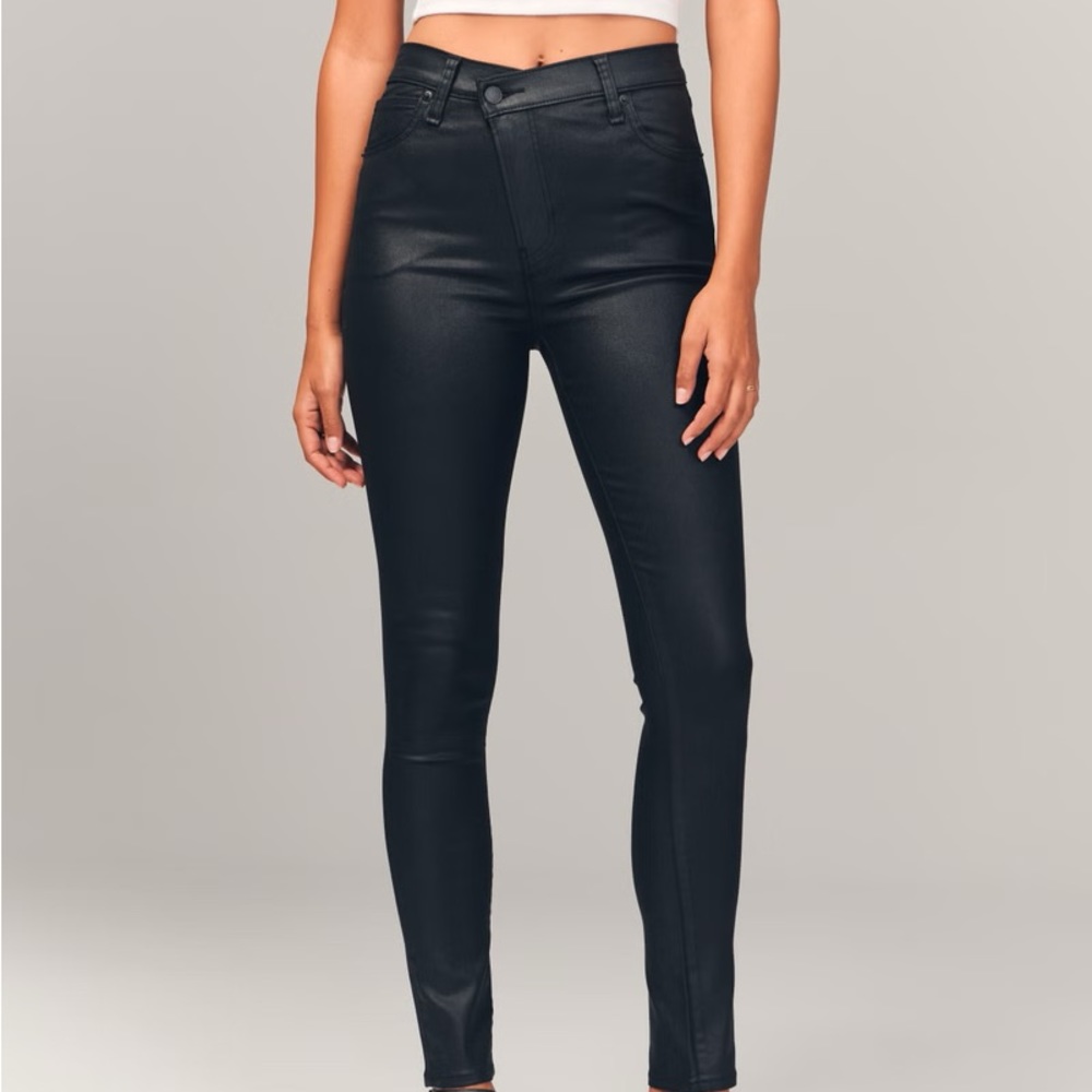 NEW with tags- Abercrombie & Fitch High Rise Super Skinny, coated black size 28R